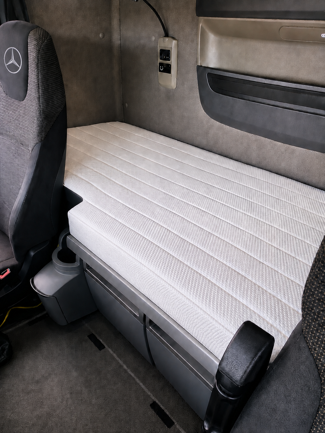 Mercedes-Benz Truck Mattress – Replacement Sleeper Cab Mattress