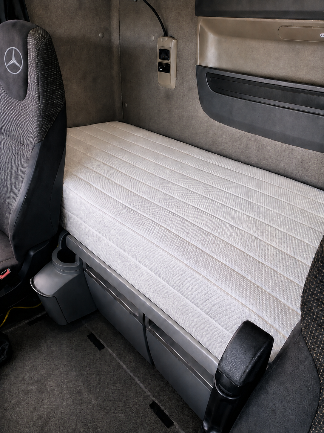 Mercedes-Benz Truck Mattress – Replacement Sleeper Cab Mattress